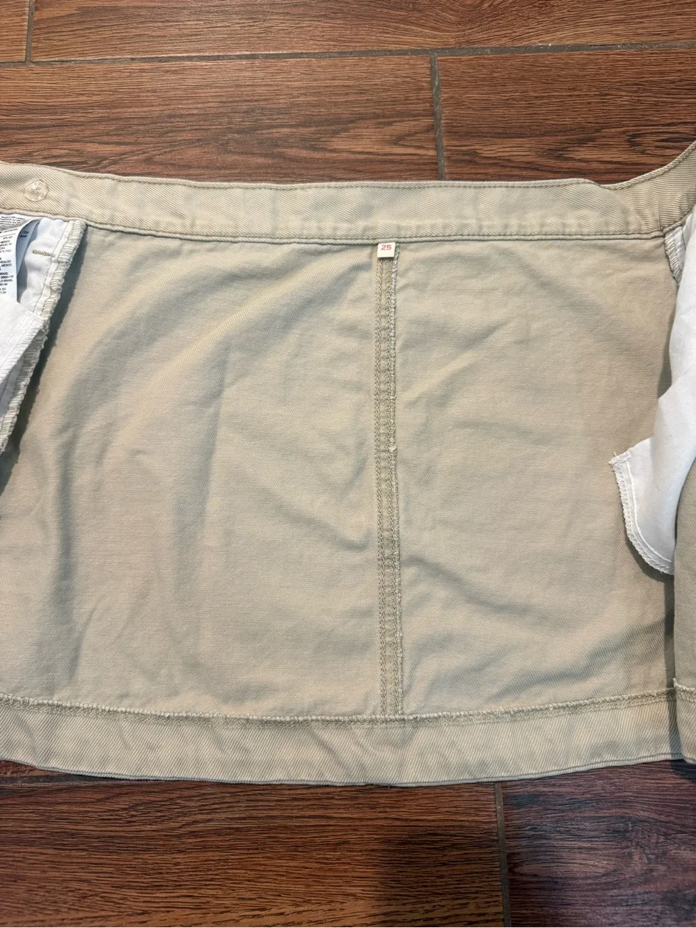 ✨Levi’s Wrap Around Skirt Women’s Cream Casual Safari